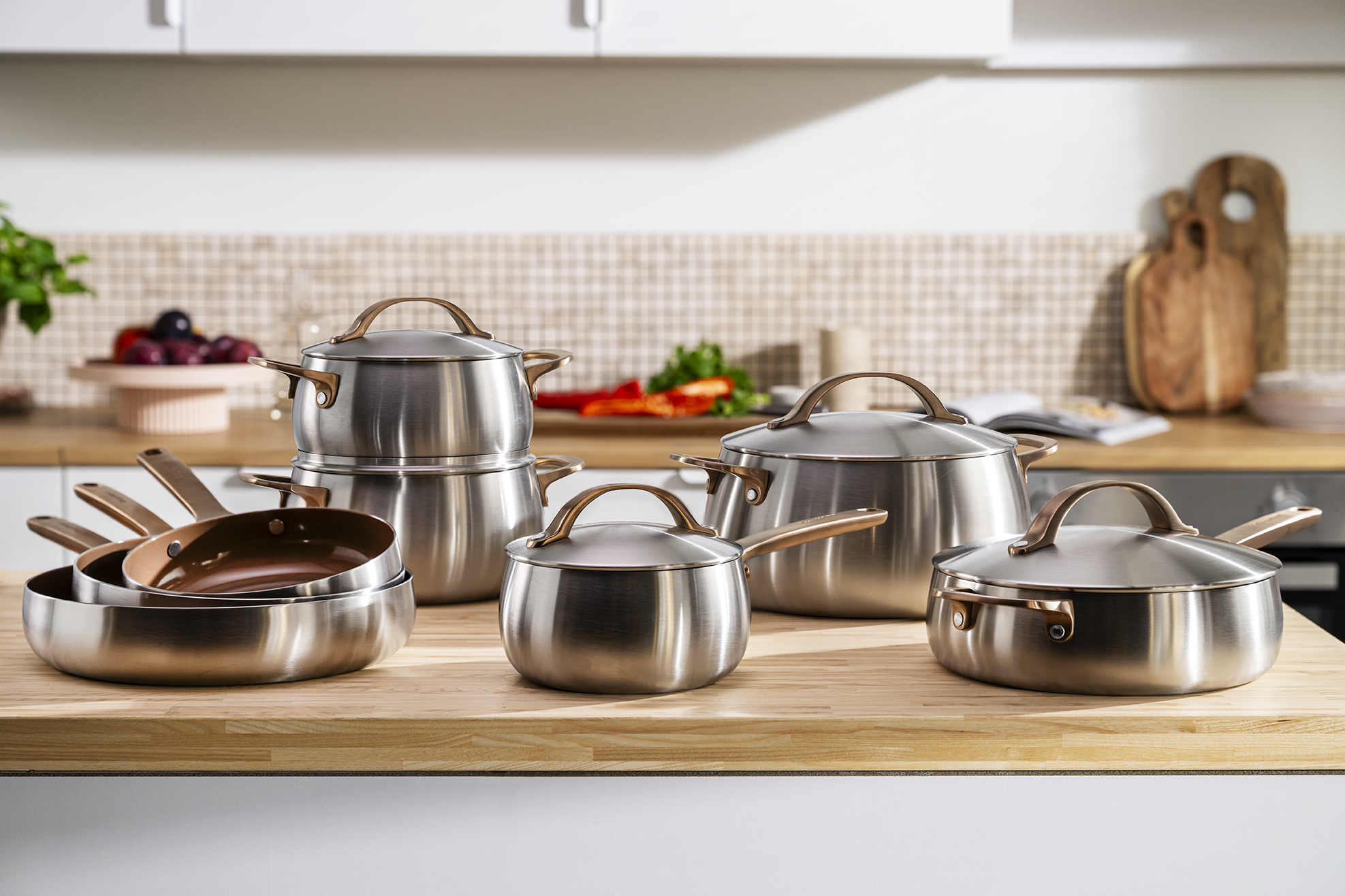 Belly-frying-pan-non-stick-warm-blush-lifestyle