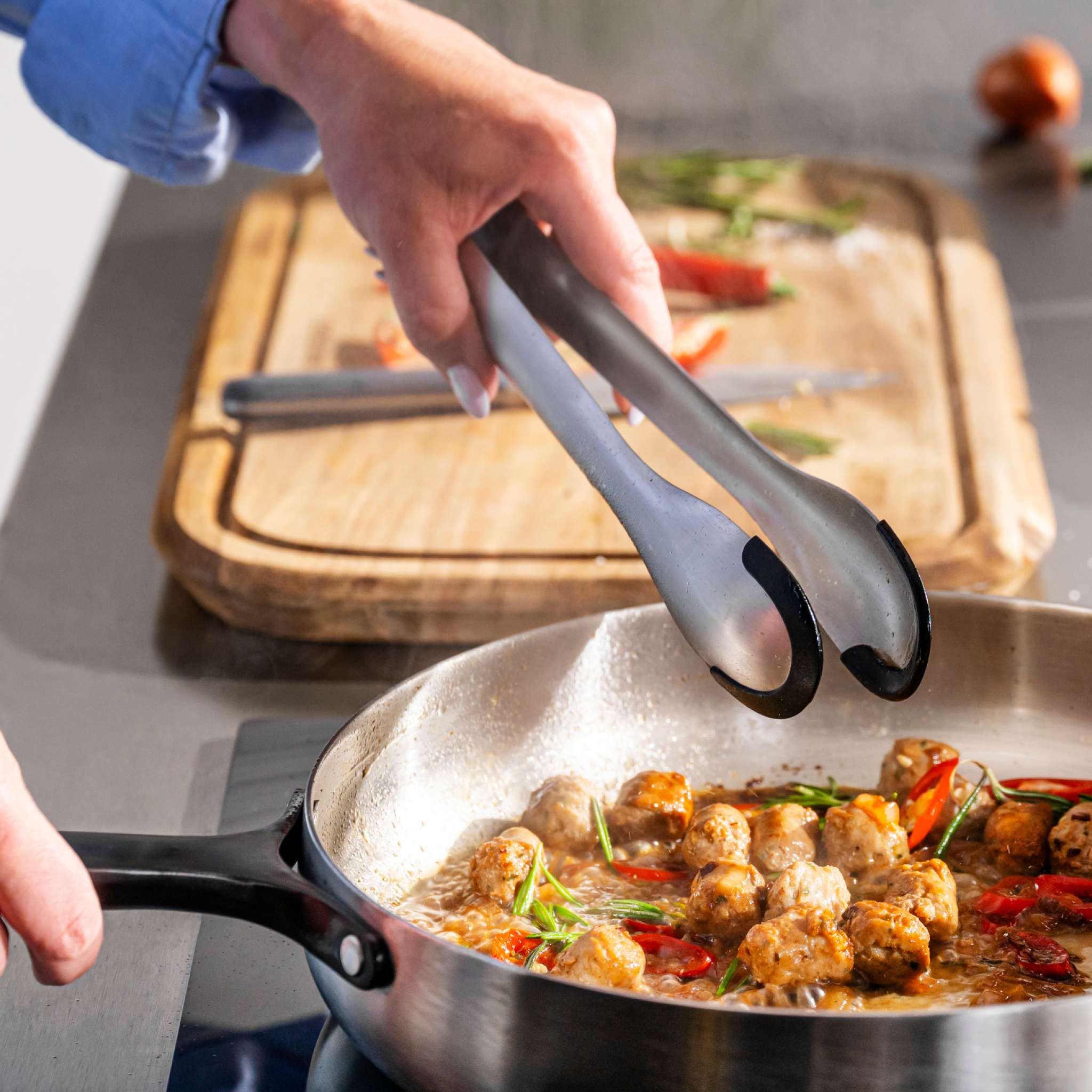 Belly-frying-pan-smokey-black-cooking