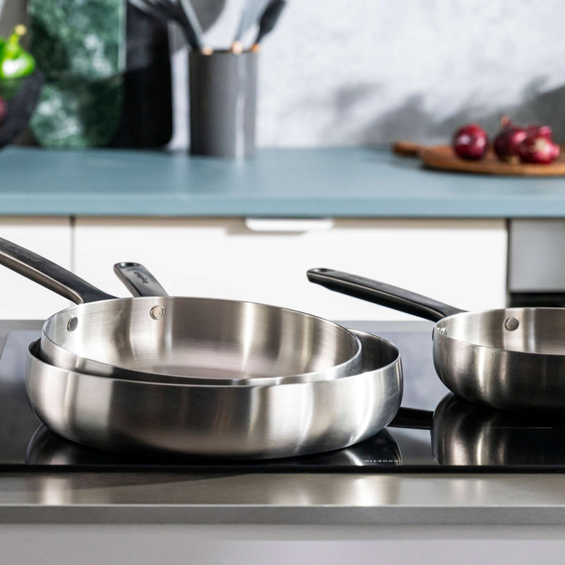 Belly-frying-pan-trio-smokey-black-lifestyle