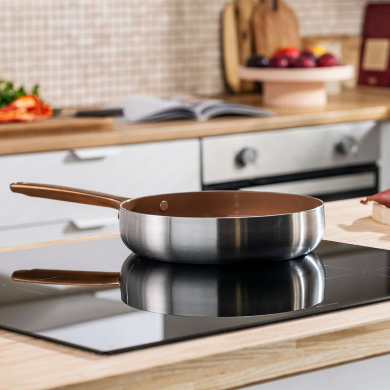 Belly-non-stick-frying-pan-24-cm-warm-blush-lifestyle