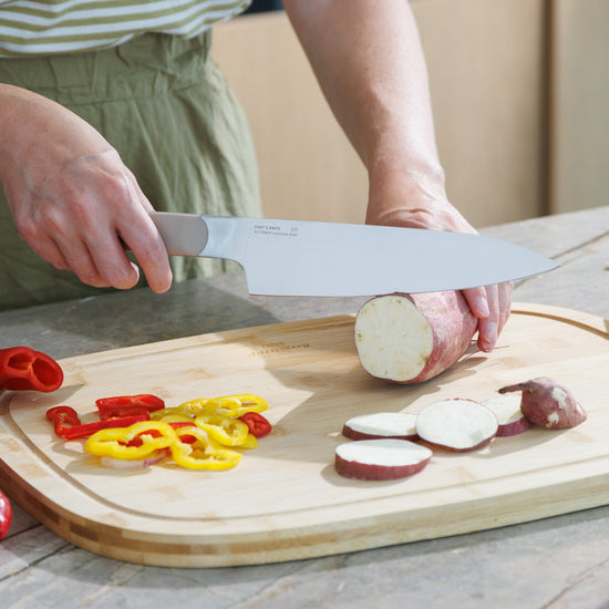 Elements-Chef's-Knife-19,6-cm-Sand-lifestyle