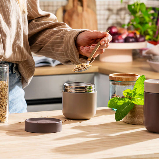 Nommie-small-snackable-food-jar-sand-35CL-2