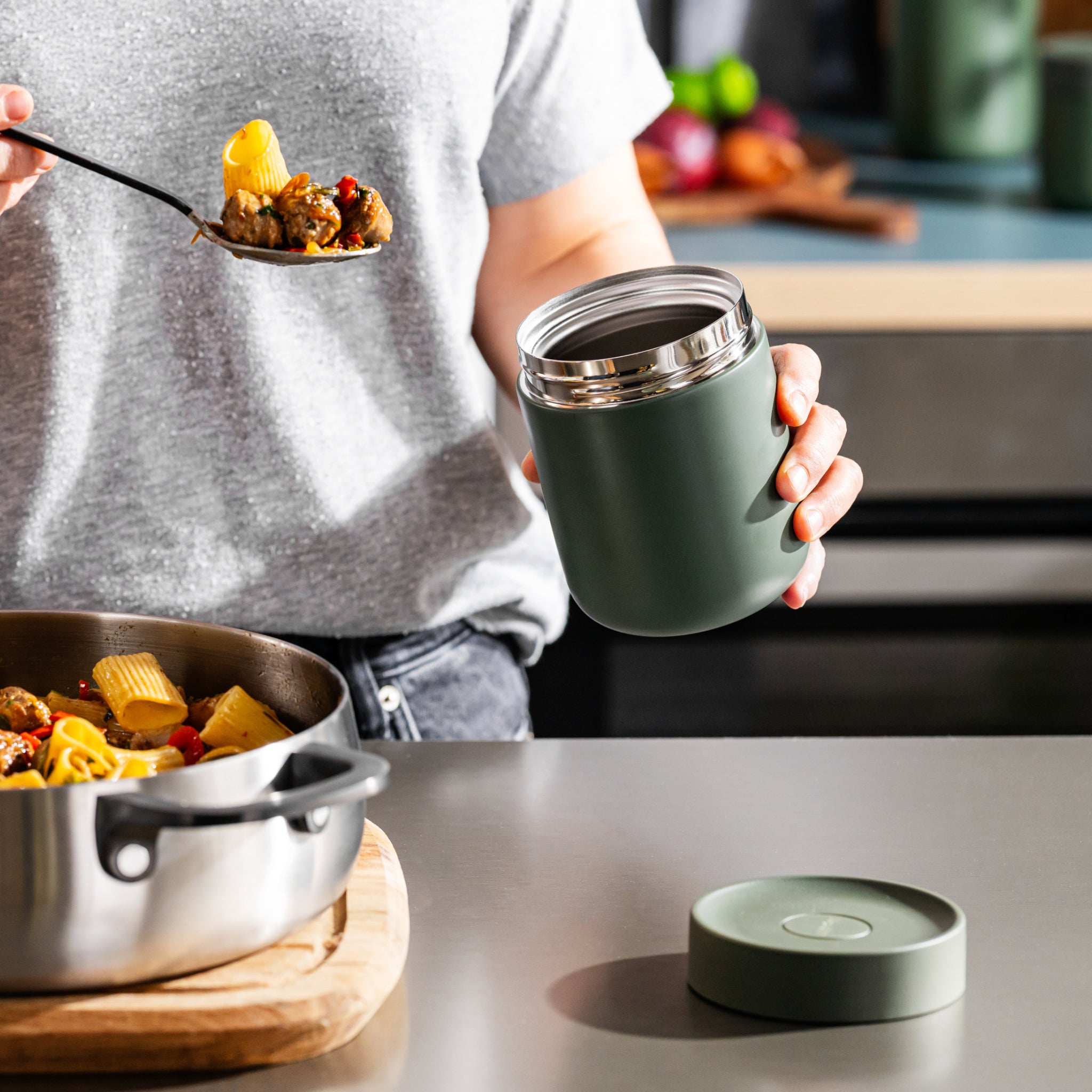 Nommie-snackable-food-jar-khaki-0,50L-meal-prep-kitchen