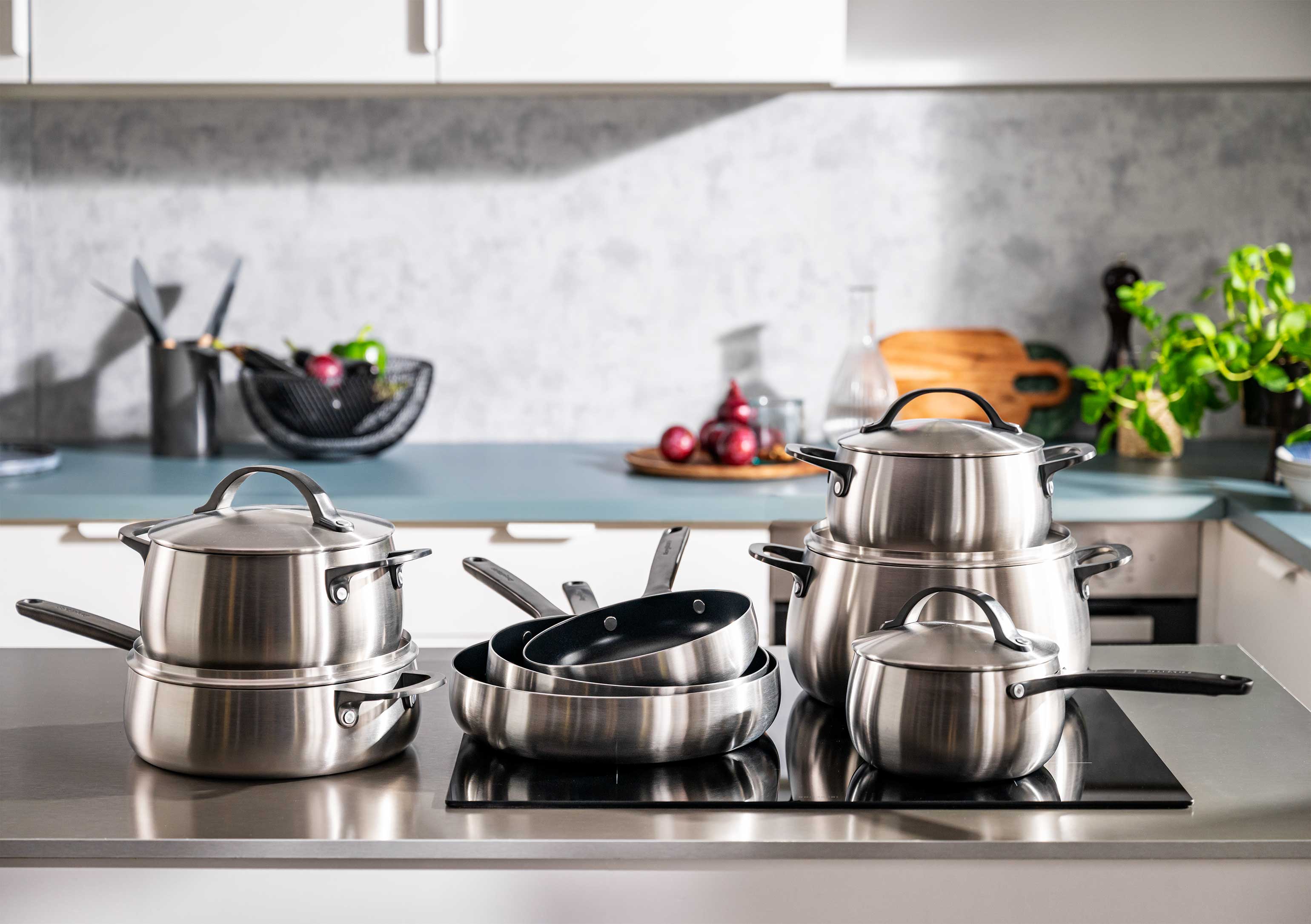 Belly-full-house-non-stick-13-piece-cookware-set-smokey-black-lifestyle