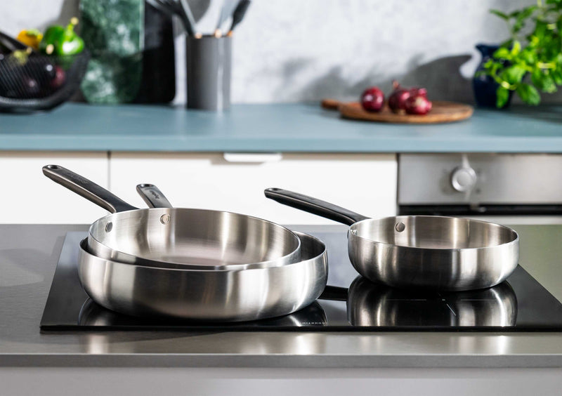 Upsell-belly-frying-pan-trio-smokey-black