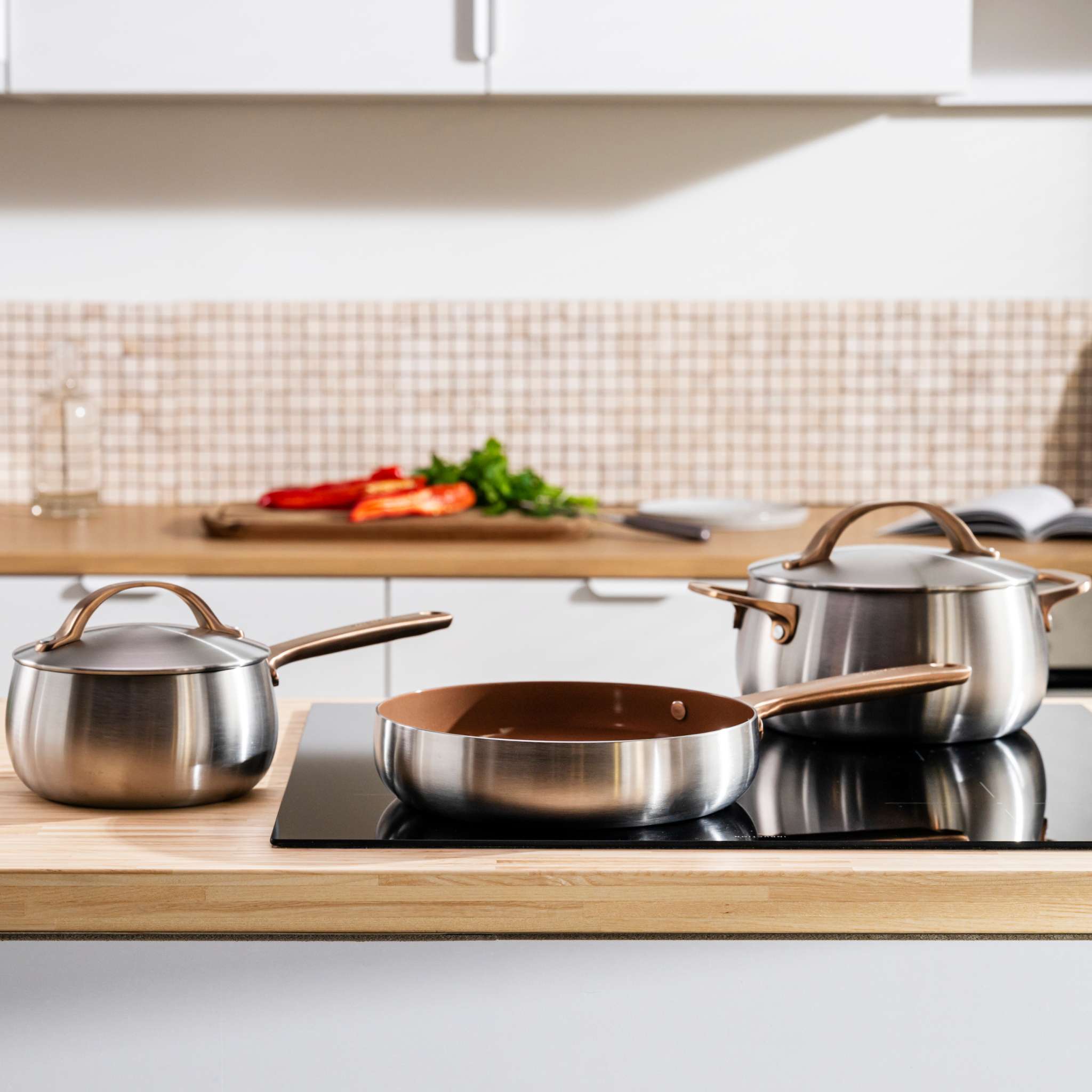 Belly-cookware-set-non-stick-5-piece-warm-blush-lifestyle