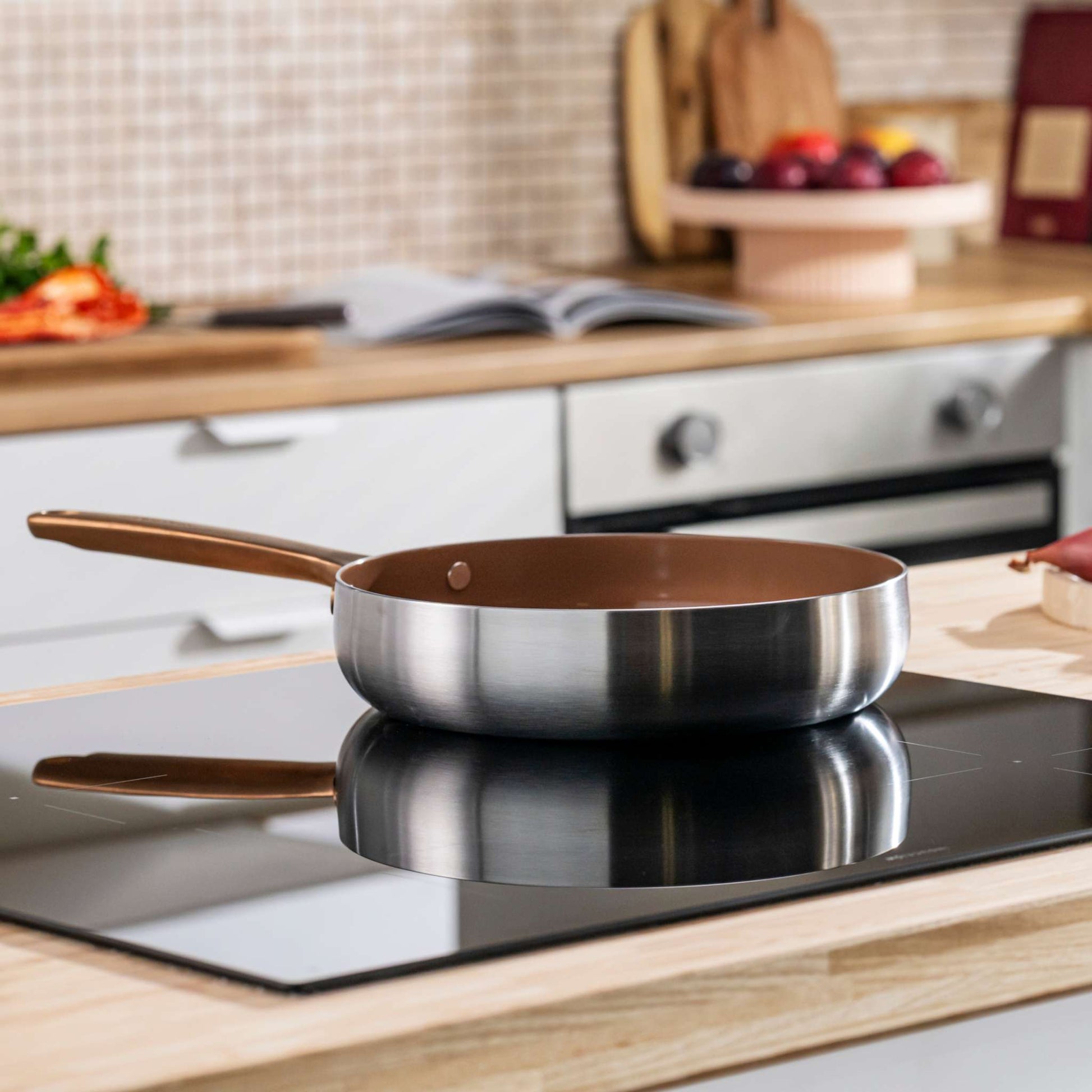 Belly-non-stick-frying-pan-24-cm-warm-blush-lifestyle