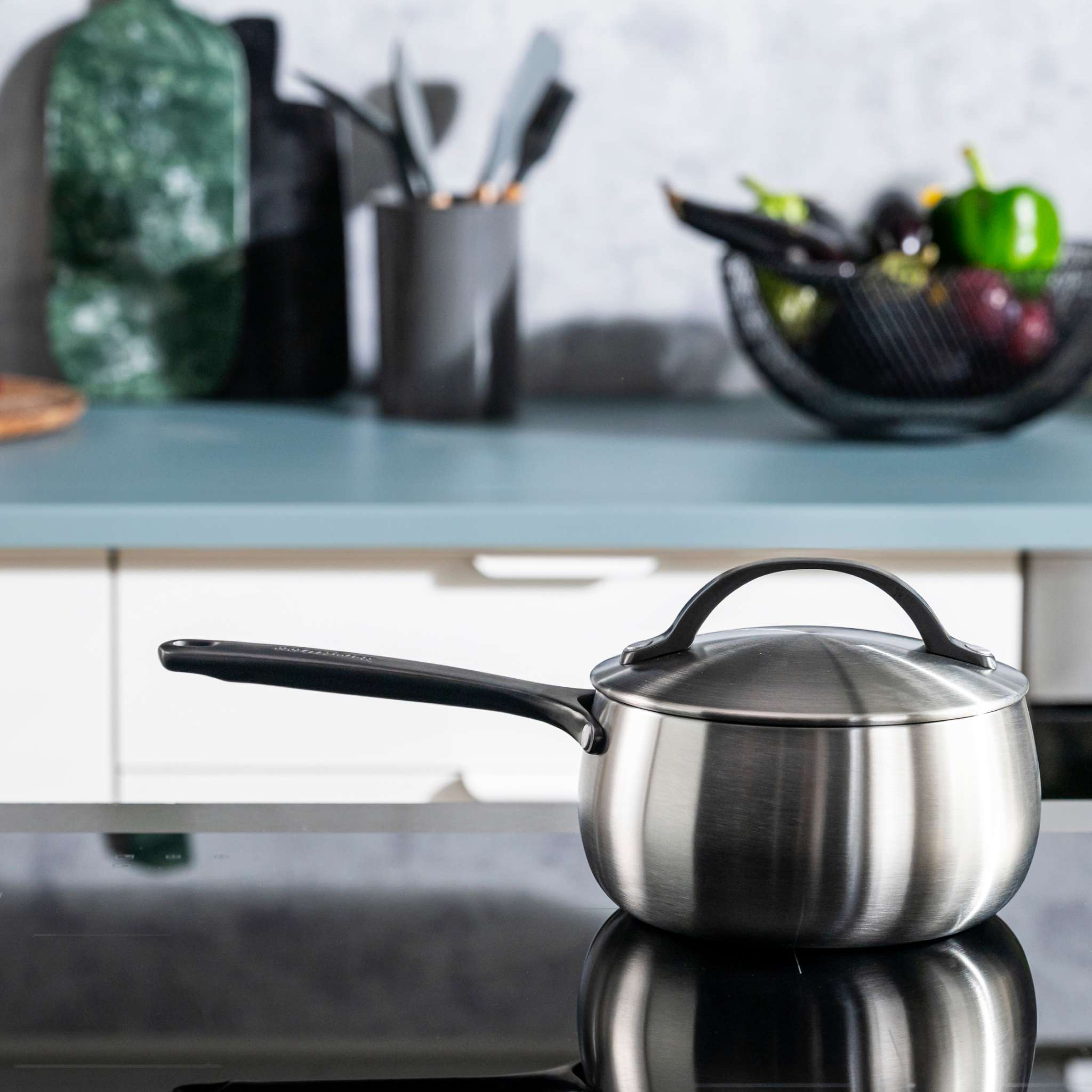 Belly-sauce-pan-smokey-black-1-product