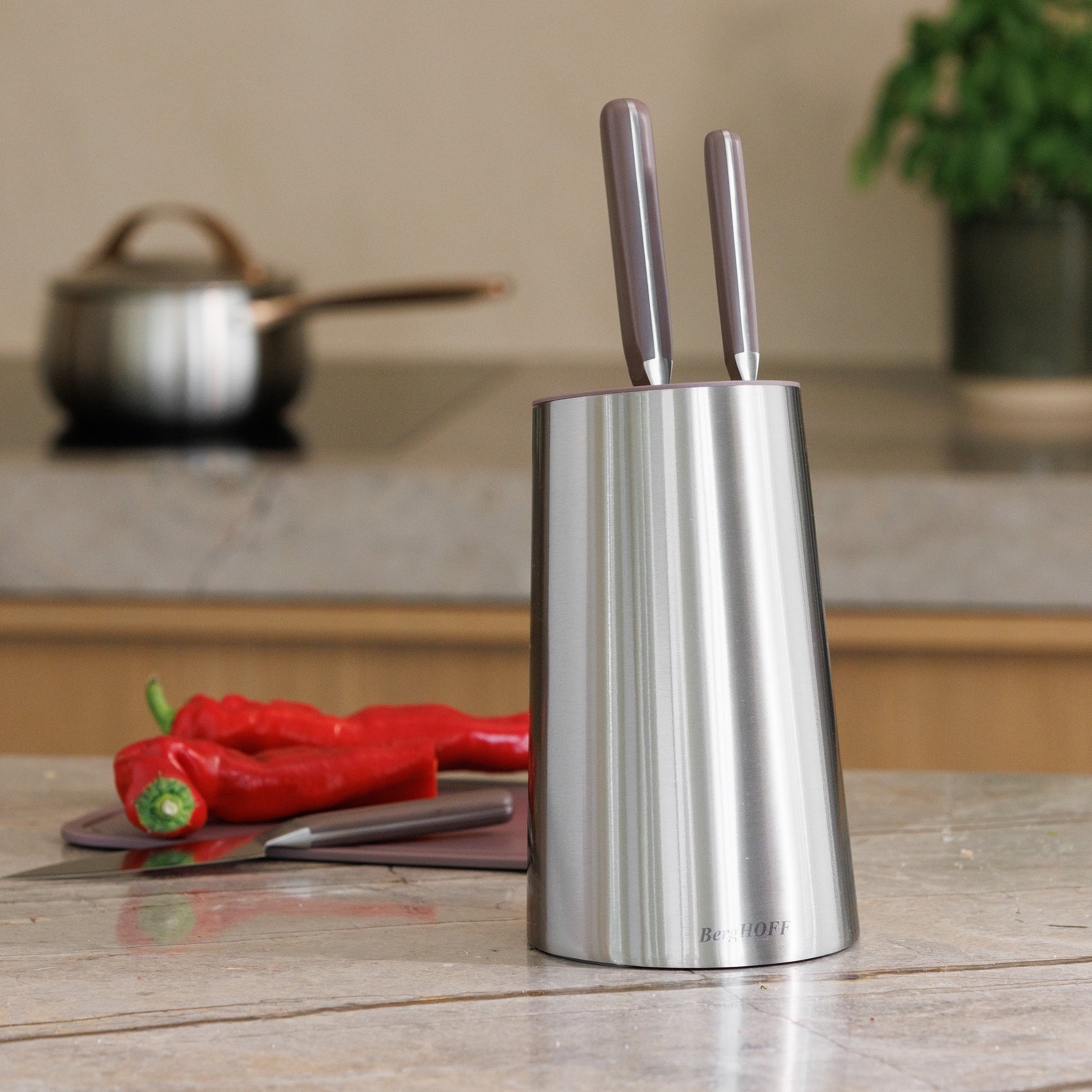 Elements-Curve-knife-block-aubergine-counter