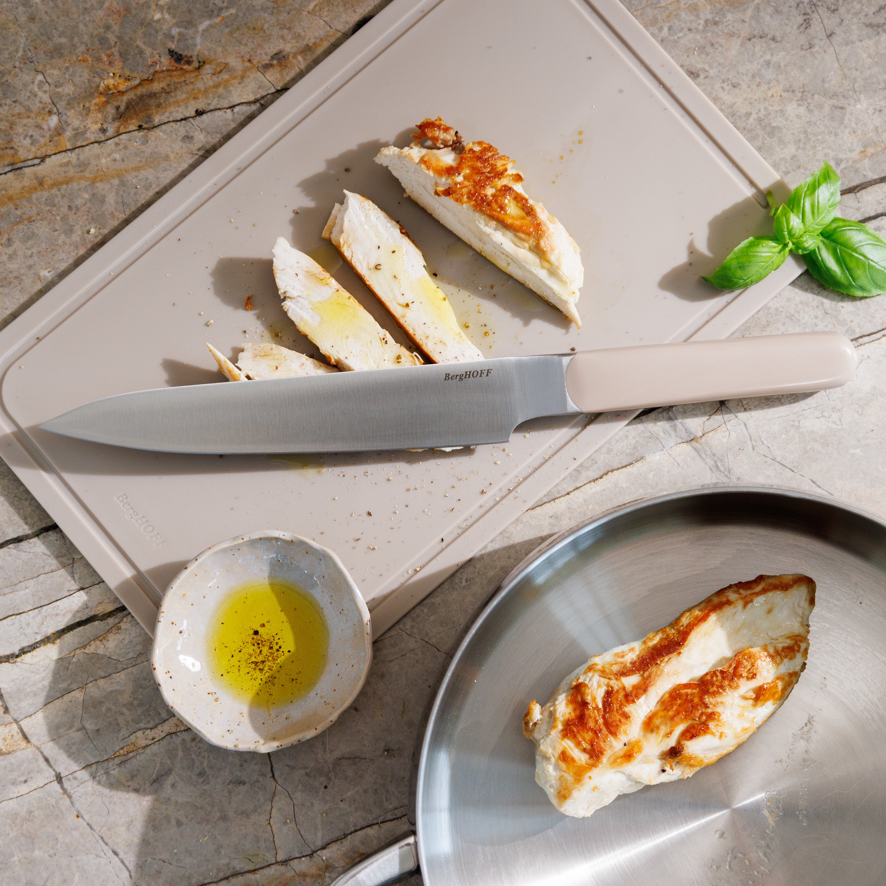 Elements-carving-knife-20-cm-sand-lifestyle