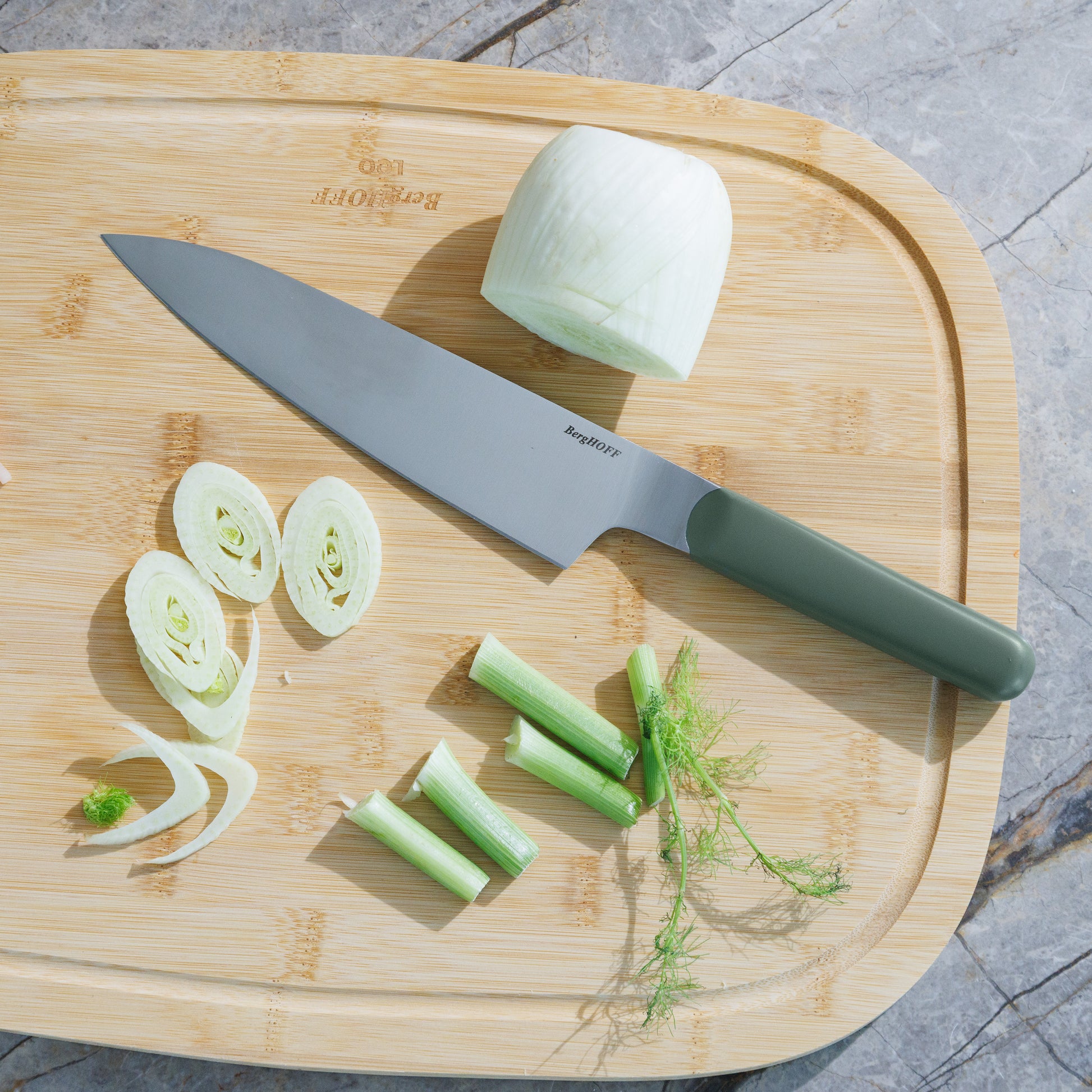 Elements-chefs-knife-19,6-cm-khaki-lifestyle