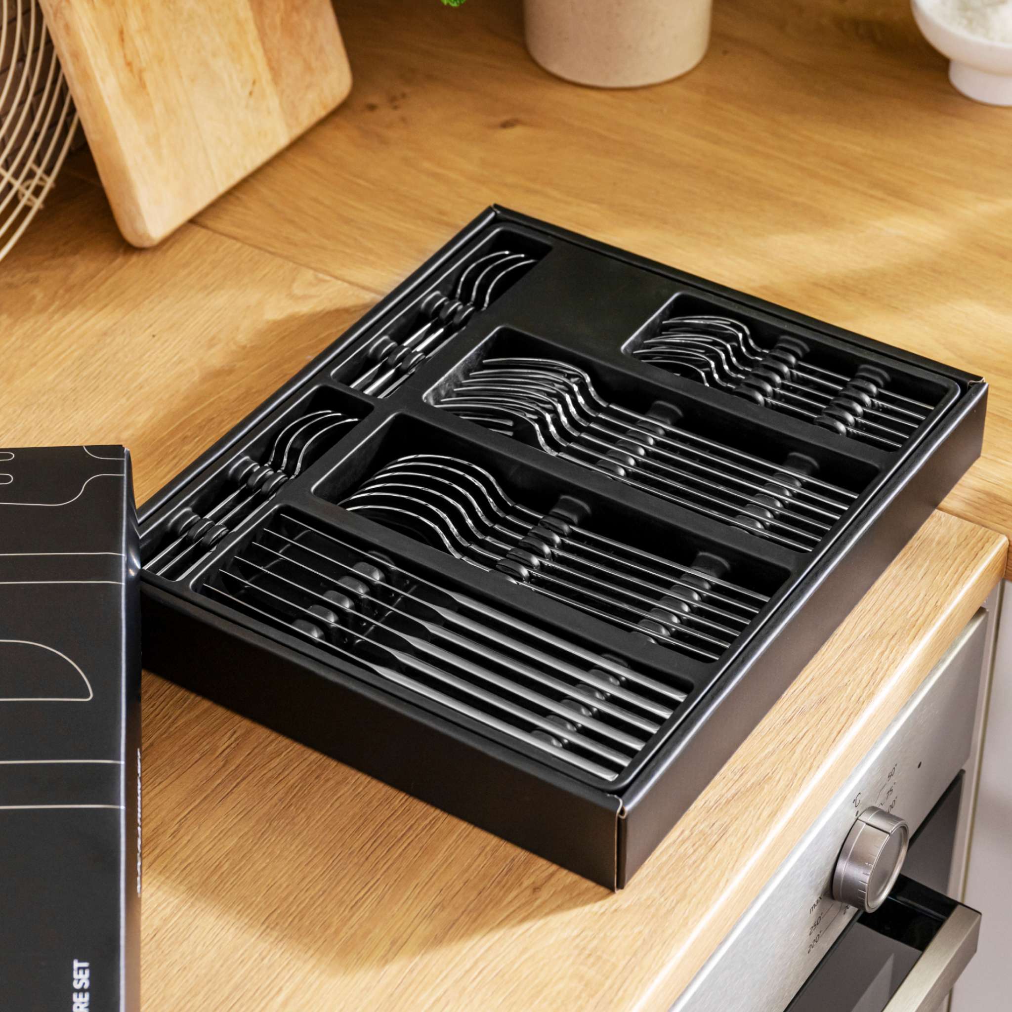 Flatware-set-30-piece-stellar-steel-gifting-box
