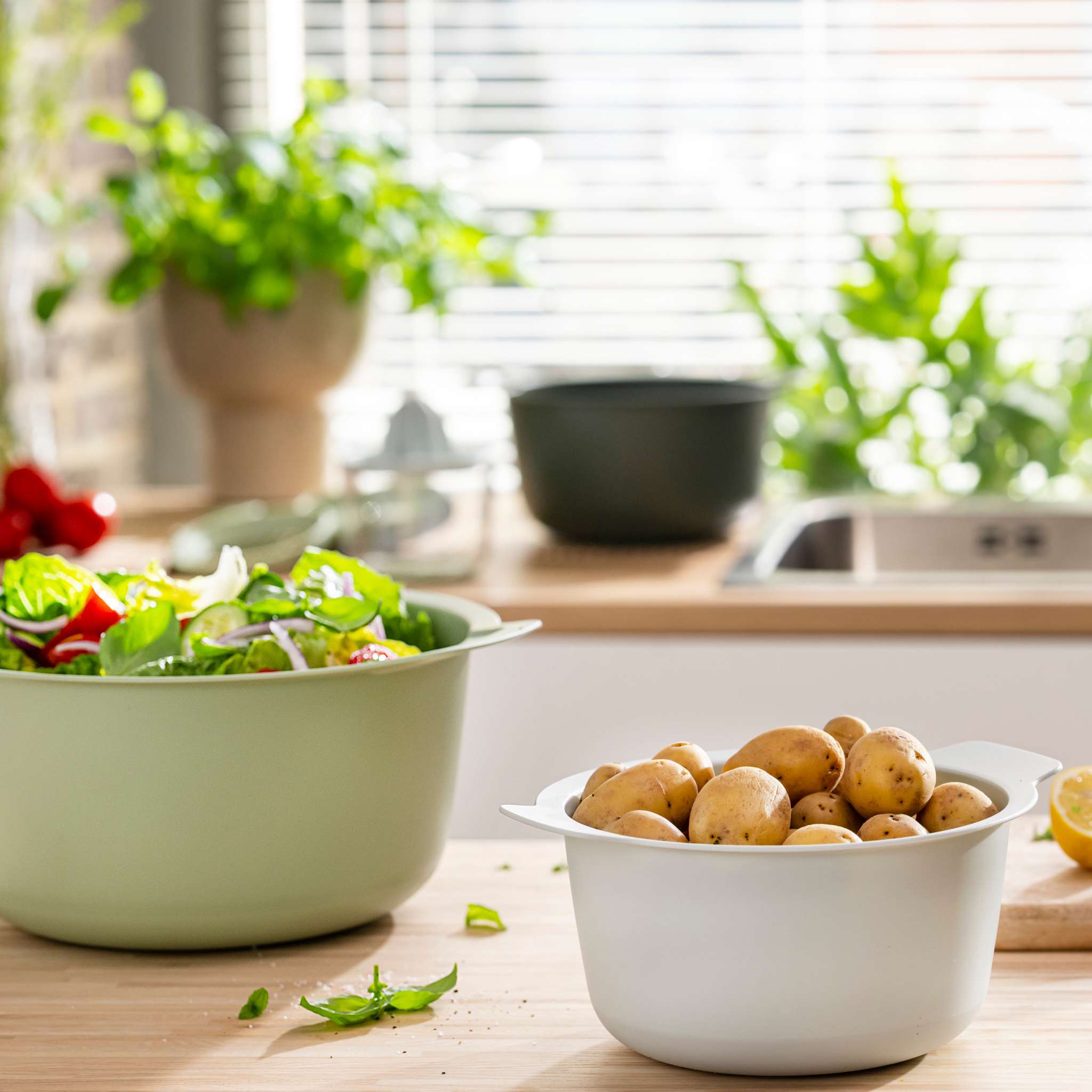 Mixing-bowl-and-colander-set-2