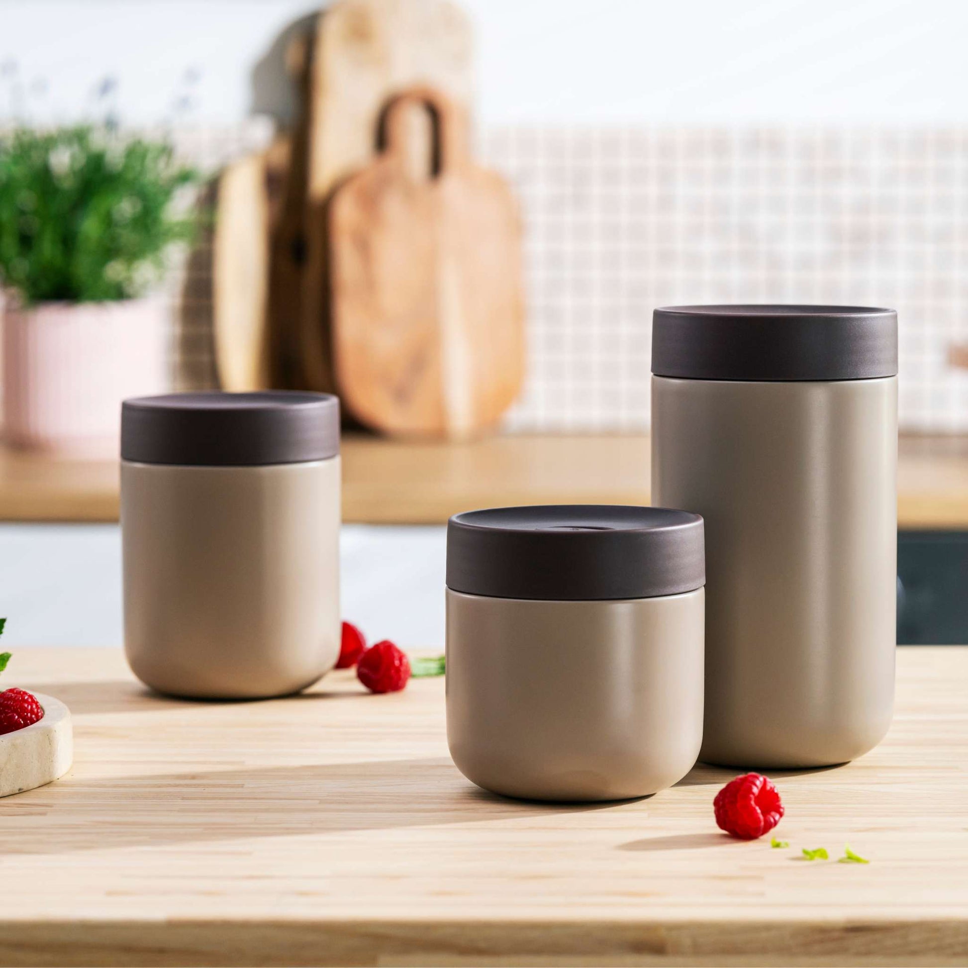 Nommie-snackable-food-jar-sand-all-sizes-1