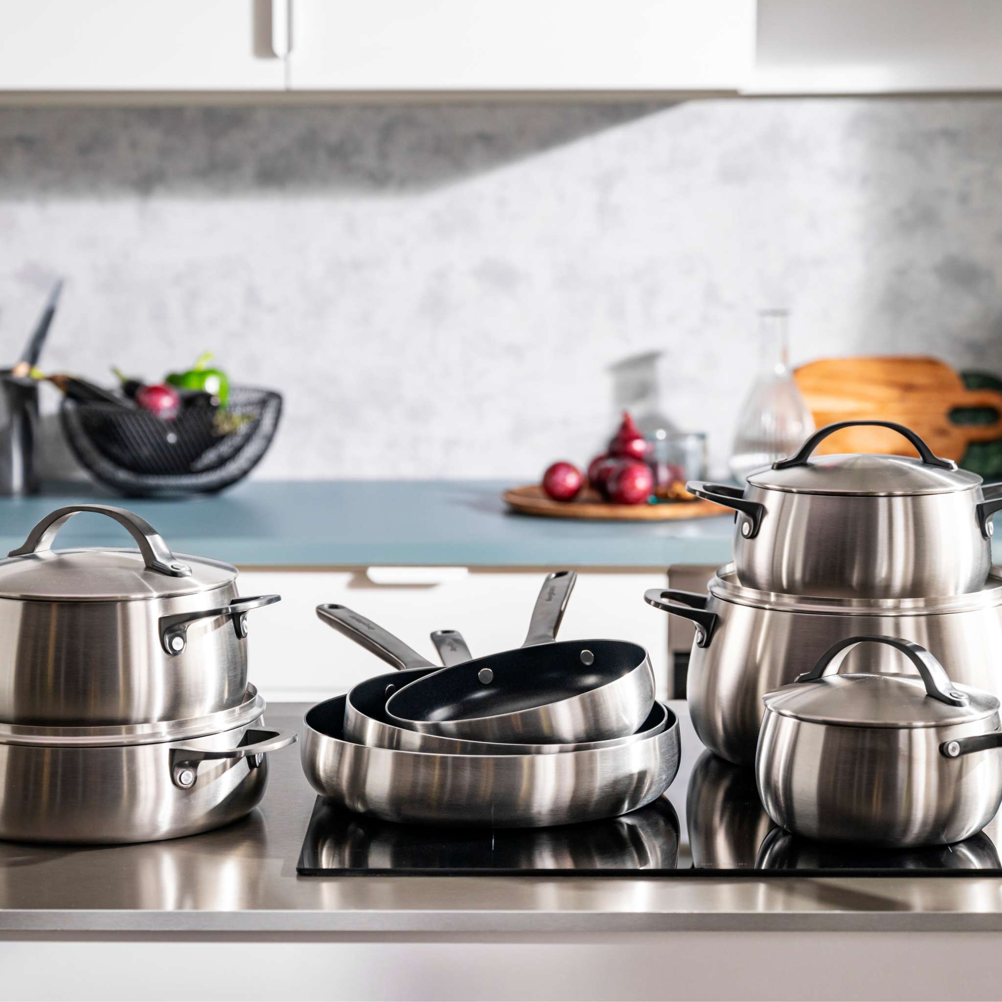 belly-full-house-13-piece-cookware-set-non-stick-smokey-black-lifestyle