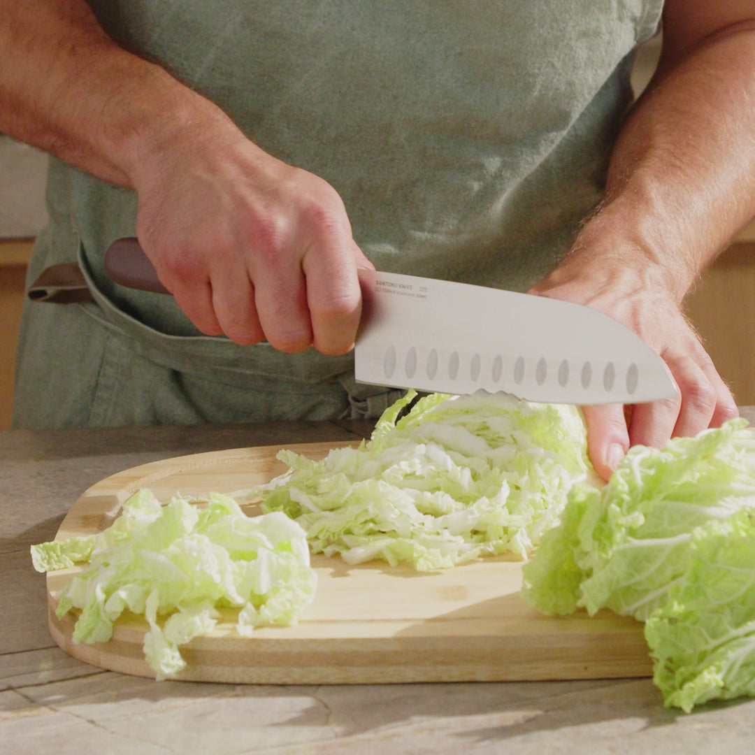 Load video: Elements-large-santoku-knife-16,7-cm-aubergine-video