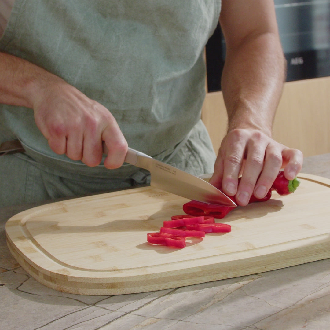 Load video: Elements-santoku-knife-11,5-cm-sand-video