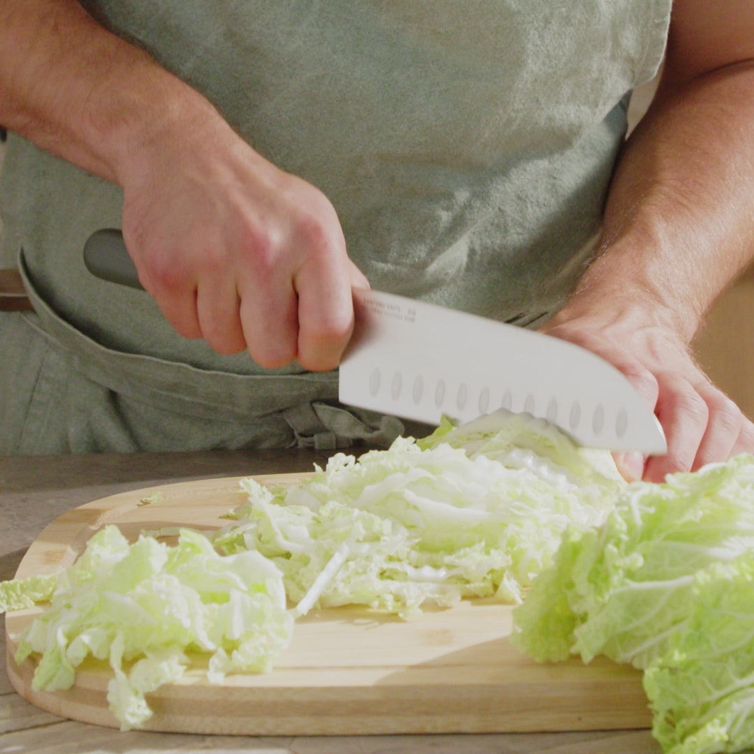 Load video: Elements-large-santoku-knife-16,7-cm-khaki-video