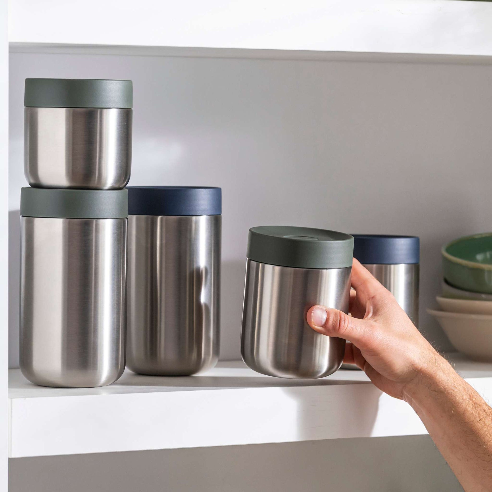 Nommie-snackable-foodjar-family-steel