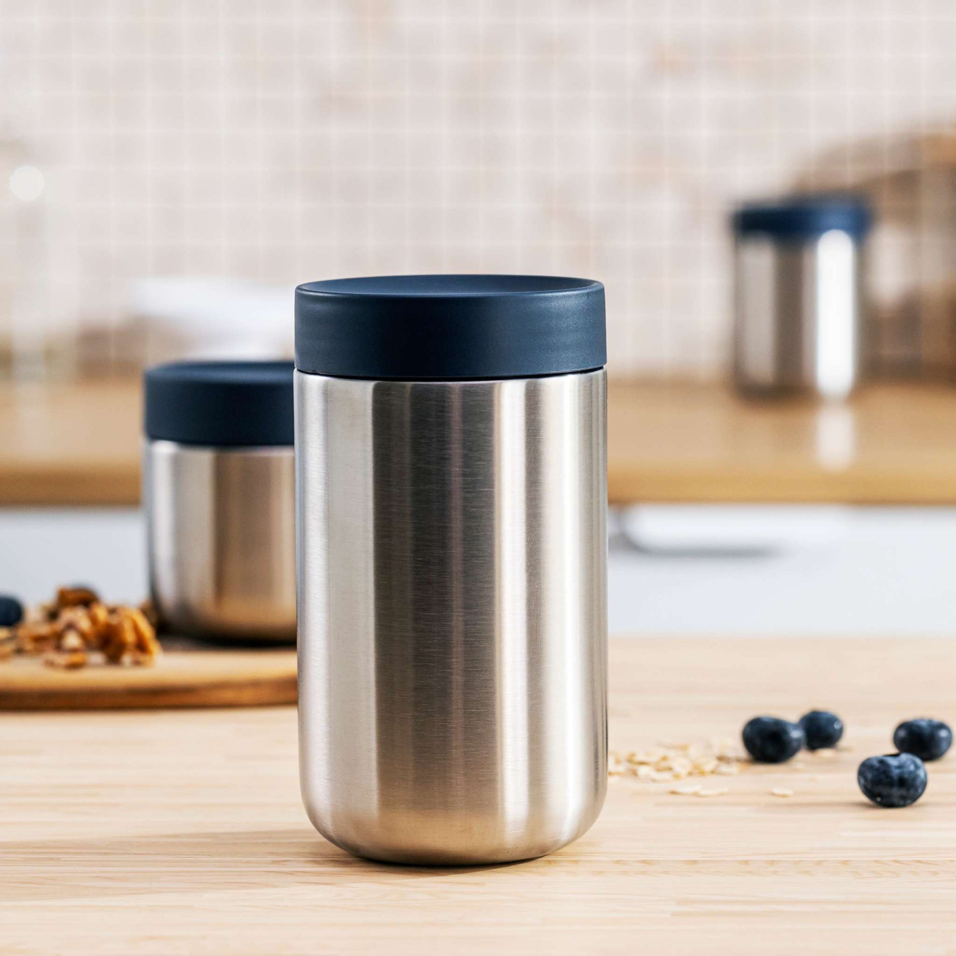 Nommie-to-go-essensbehälter-navy-edelstahl-75cl-1