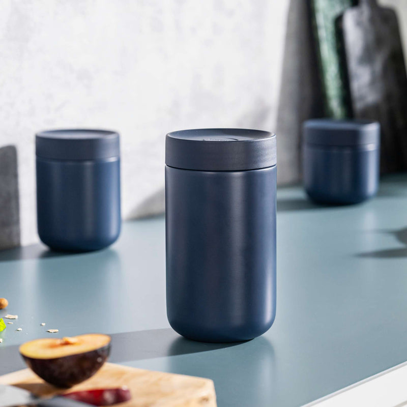 Nommie-large-snackable-food-jar-navy-75CL-1